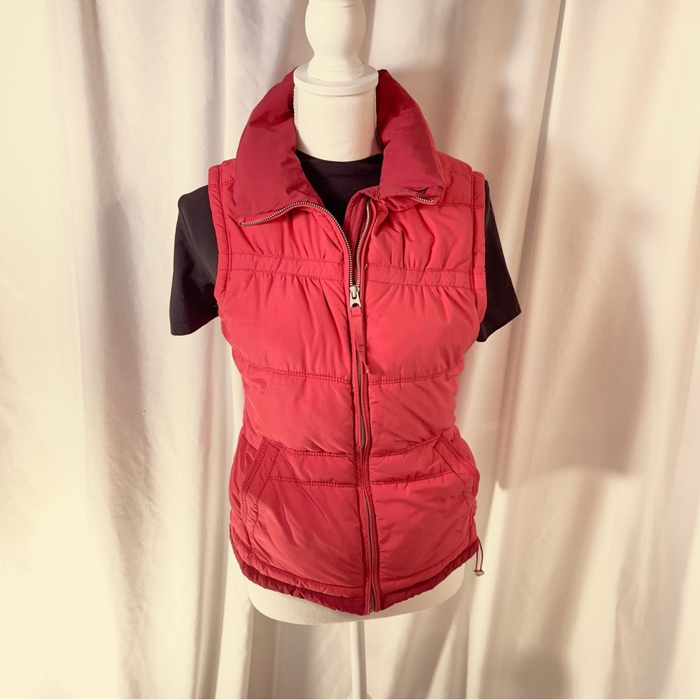 American Eagle Outfitters Red Puffer Vest